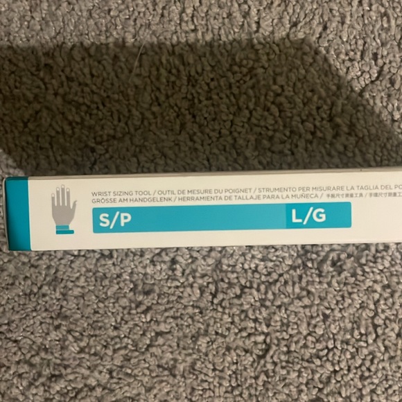 Fitbit Alta (light pink) - never used (Size small) - Picture 6 of 7